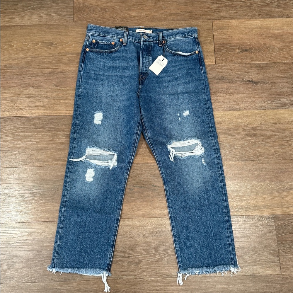 NWT Levi’s Wedgie 31x26 Blue Raw Hem Jean